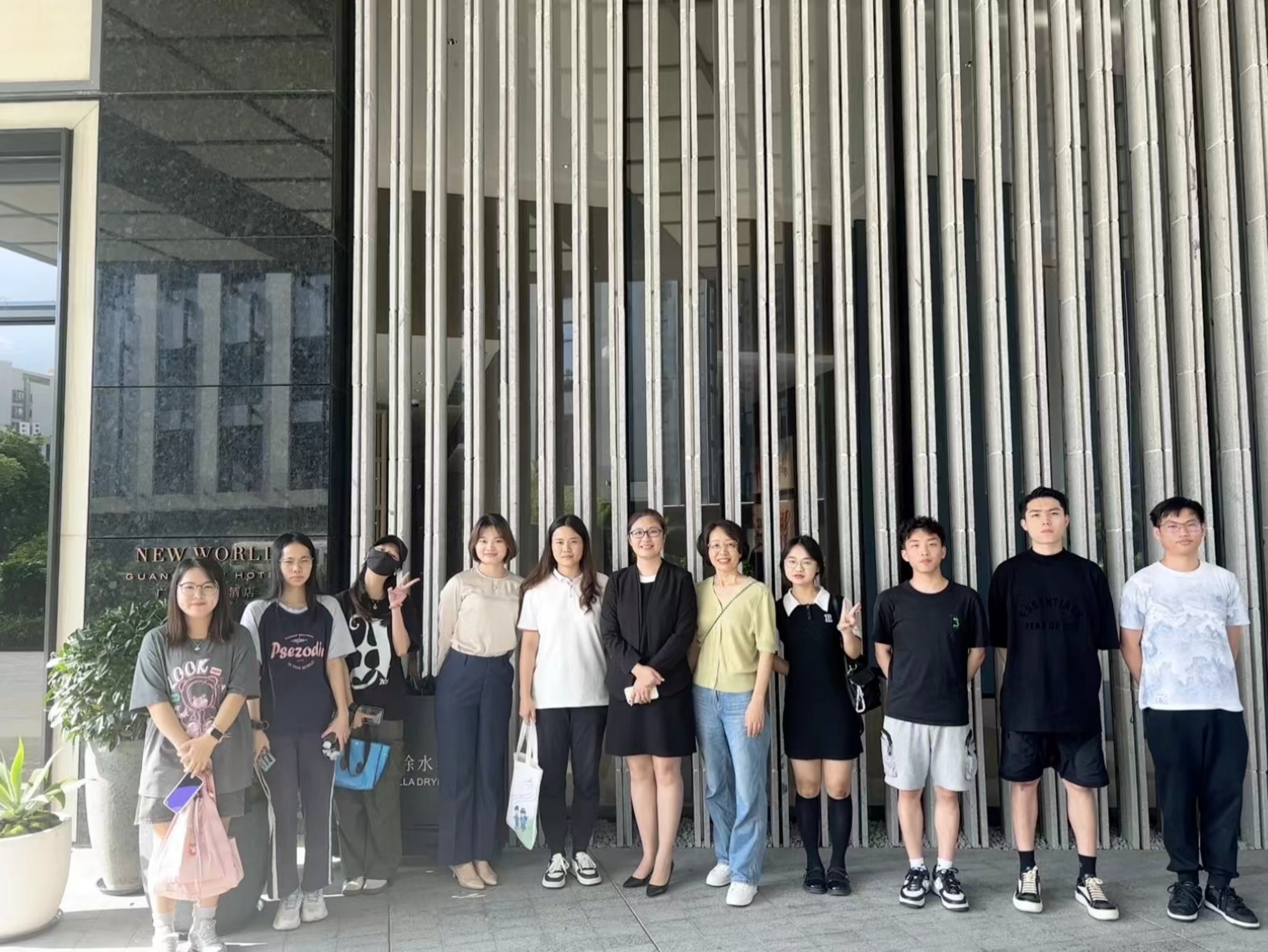 13 伟德betvlctor1949源于英国酒店管理专业员工参观考察广州新世界酒店.jpg