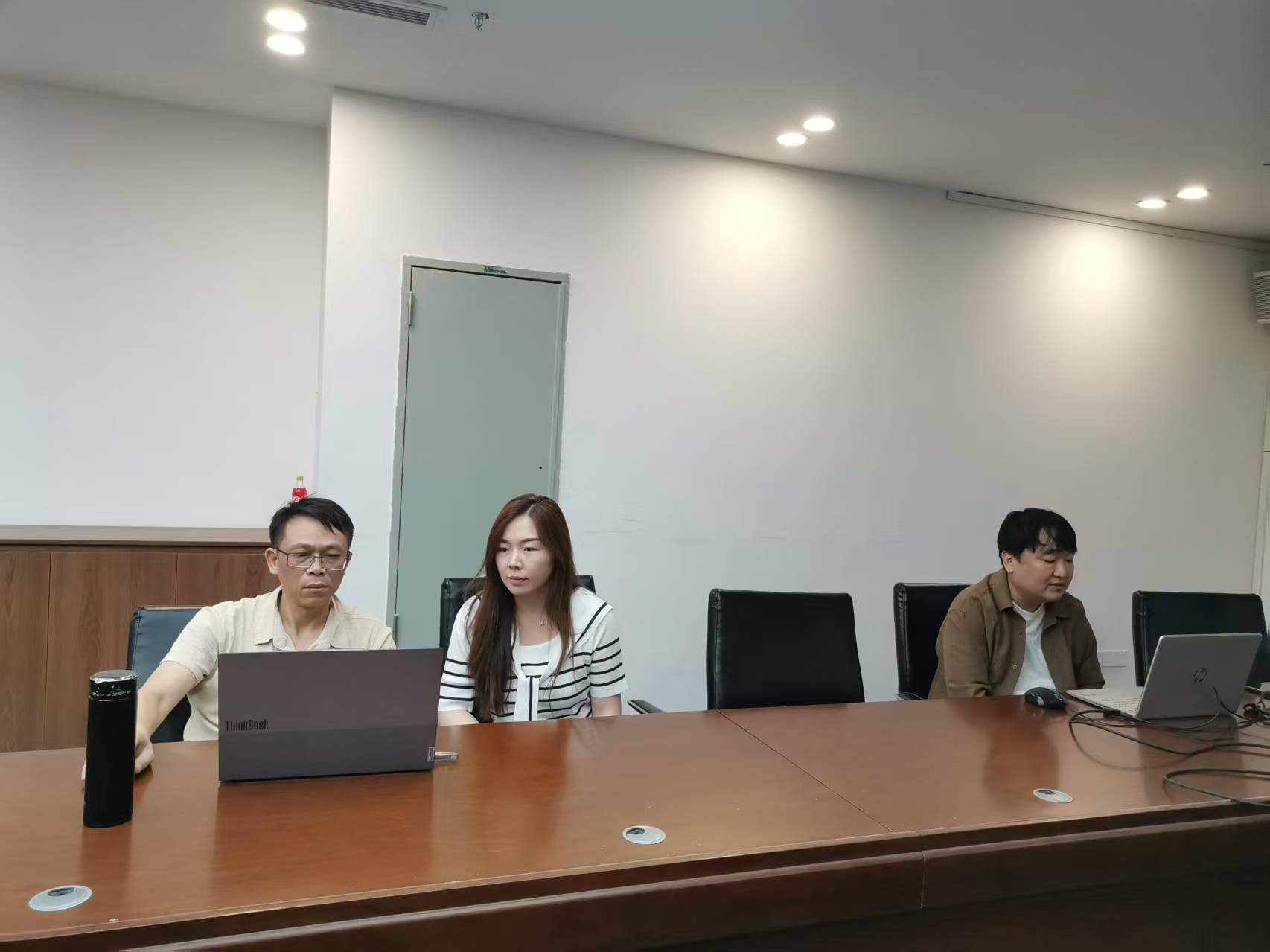 会议现场.jpg
