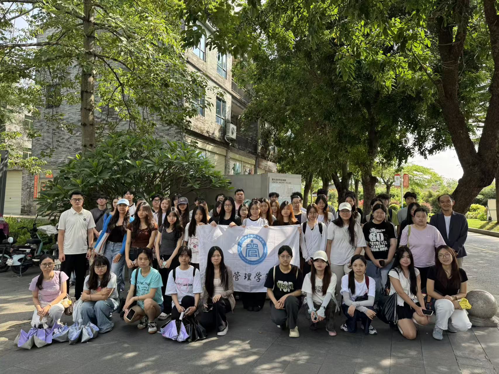 研学活动大合照.jpg